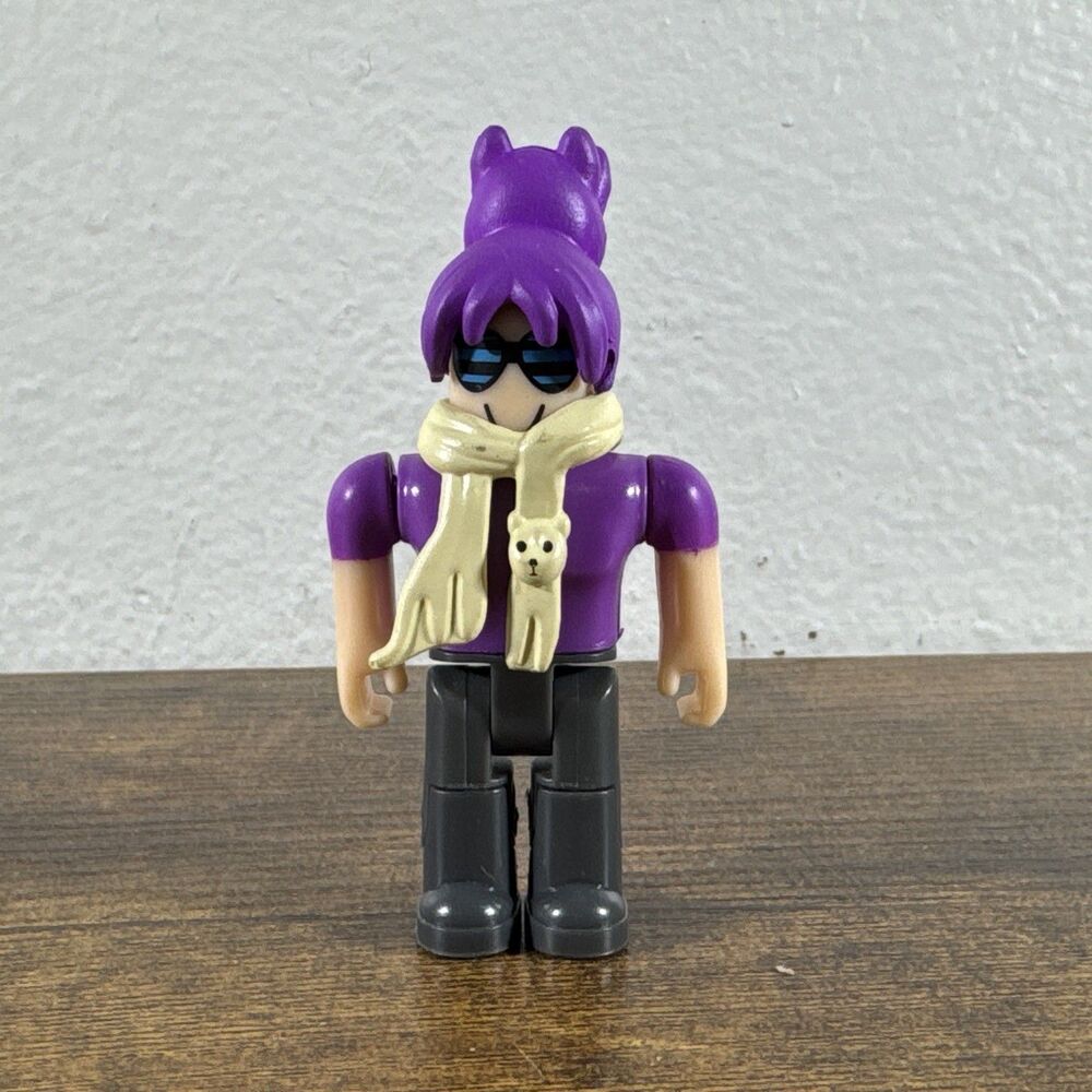 ROBL0X BRIGHTEYES Series 2 Figure Purple Hair With Cat Scarf Bright Eyes NO CODE